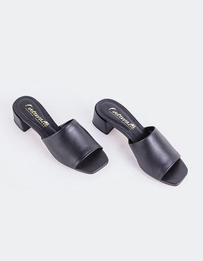 Fortunata Black Leather