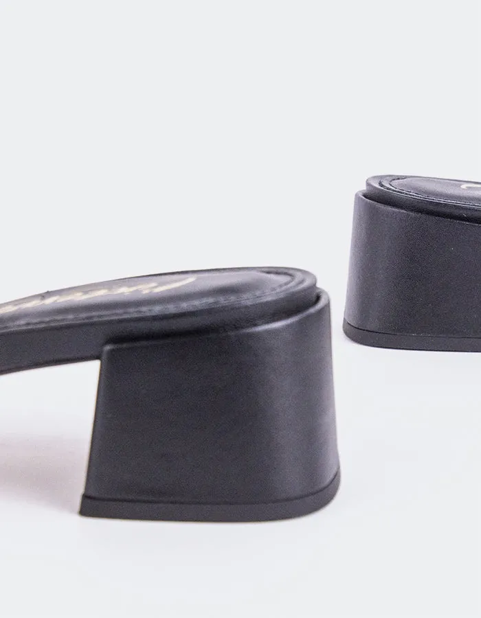 Fortunata Black Leather