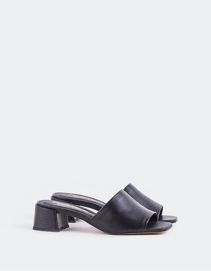 Fortunata Black Leather