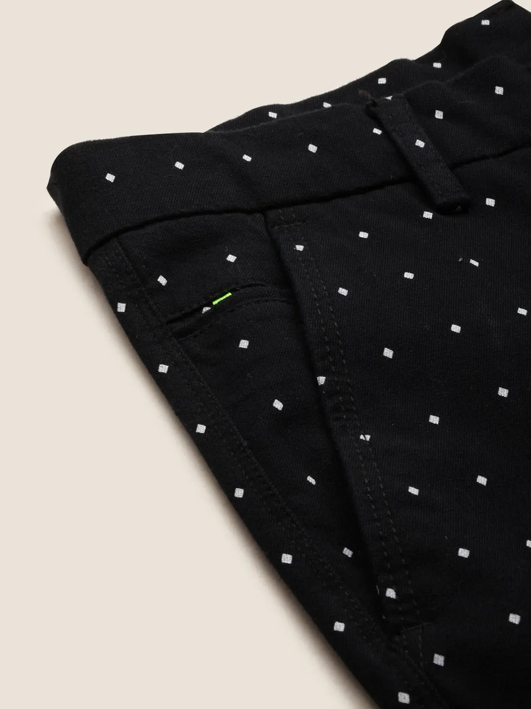 Men Black Geometric Printed Mid Rise Cotton Cambric Chino Shorts